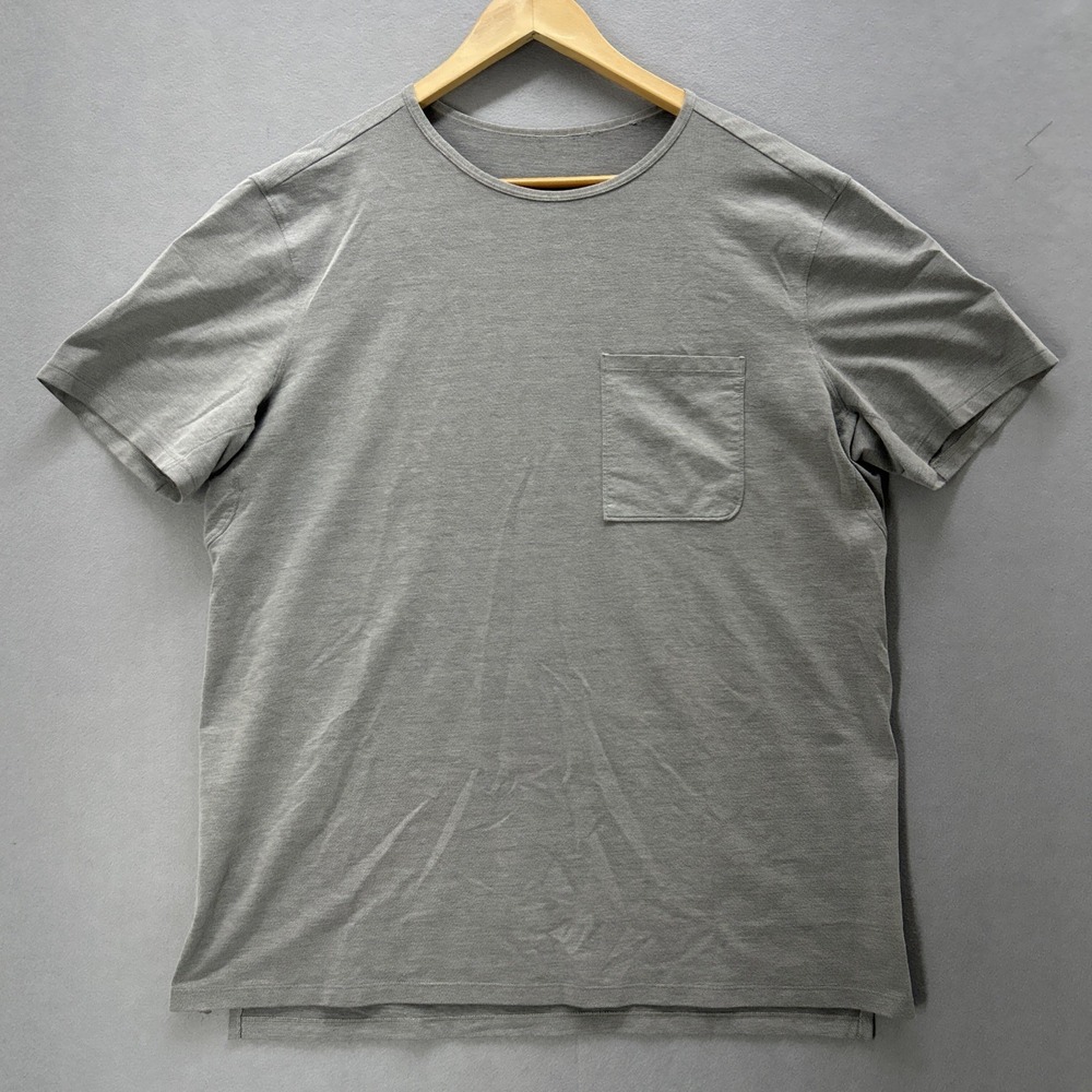 Lululemon Fundamental Pocket T-Shirt Men Size XL Gray Short Sleeve Casual